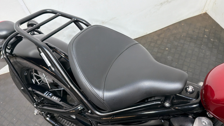 Triumph Bonneville Bobber Black